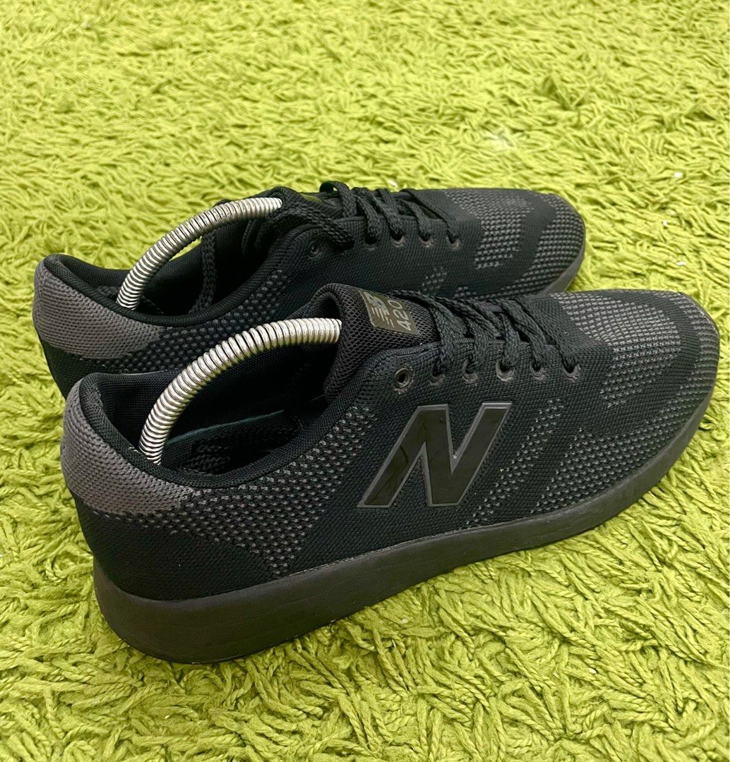 New balance store 420 all black