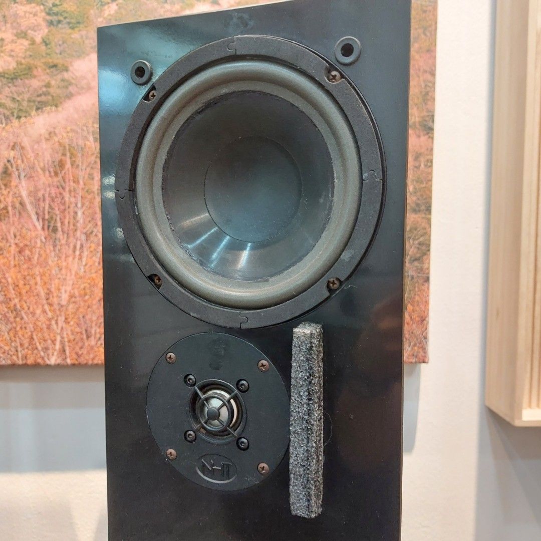 NHT 2.5i Floorstanding Speakers in full working condition with 8 inch