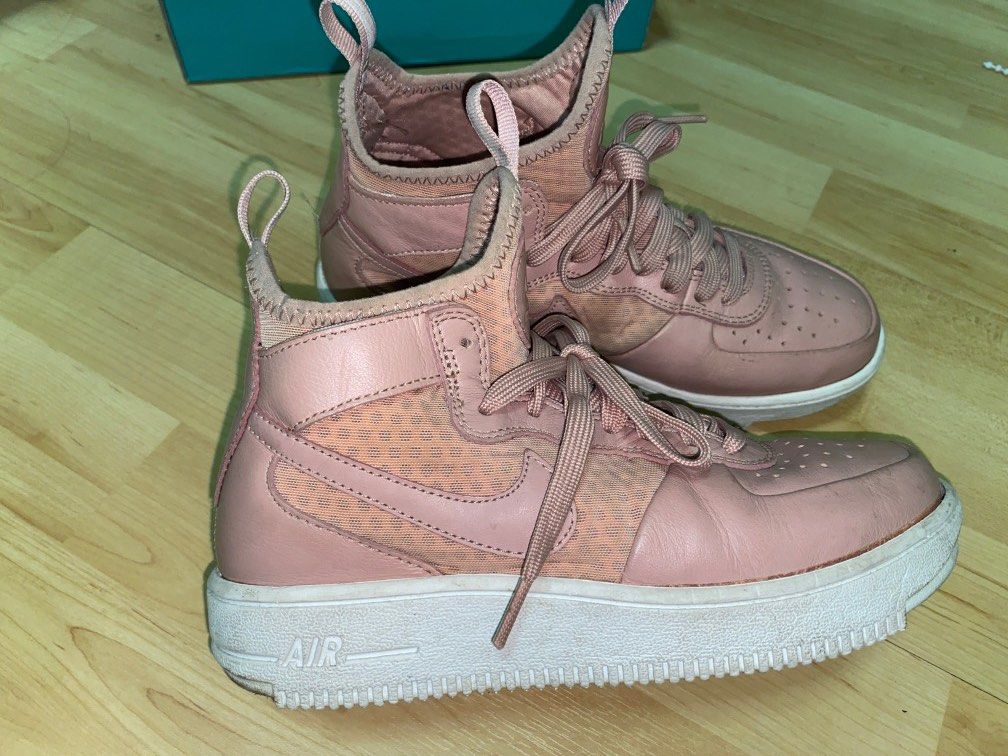 Blush pink nike outlet air force 1
