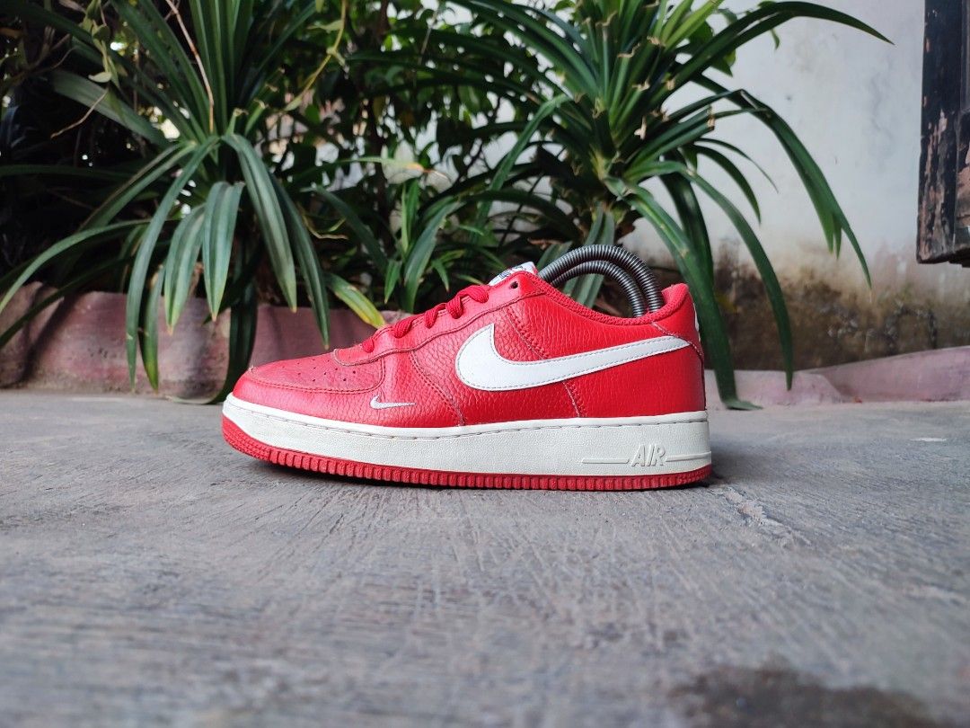 Nike air force low mini swoosh university, Fesyen Pria, Sepatu