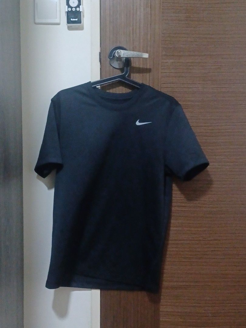 nike dri fit tee Men s Fashion Activewear on Carousell