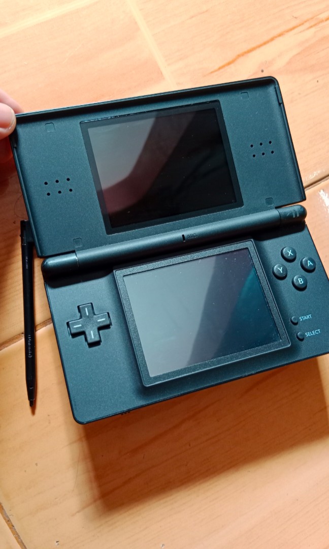 Nintendo Ds Lite For Sale Video Gaming Video Game Consoles Nintendo On Carousell 0782