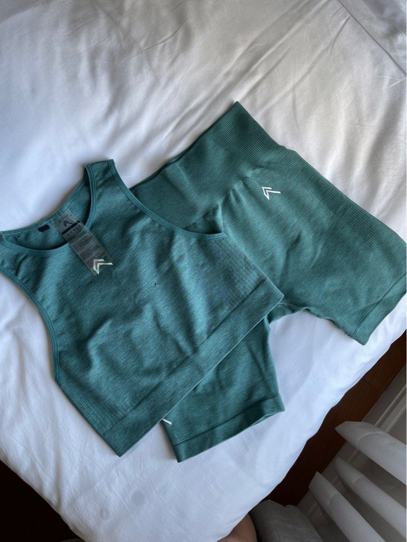 Oner Active Shorts & Top Set (Category: Activewear) located in Paranaque City. Submitted by needan (Listing ID 1254950496, Image 2). Description: Last price posted Rfs: doesn’t fit anymore Classic Seamless 2.0 Shorts | Mineral Green Marl in Medium Classic Seamless Tank Top | Mineral Green Marl in Small Bought for around php 4,900 + shipping.