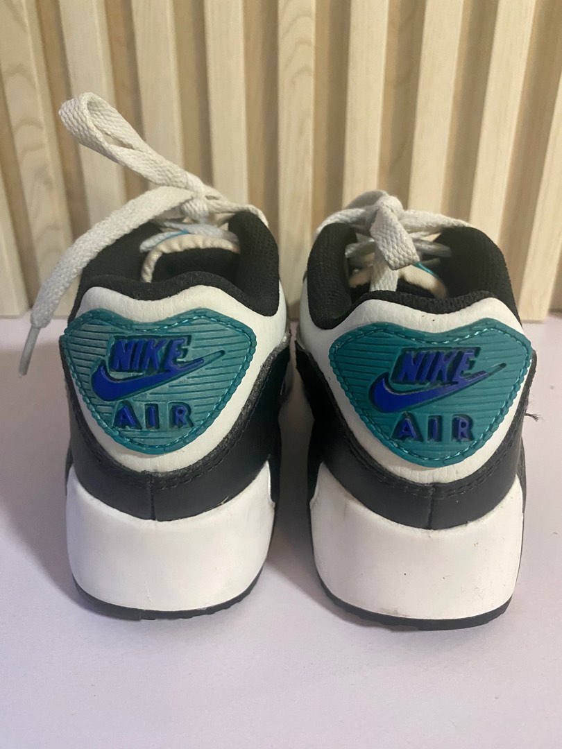 have a nike day air max 1 kids