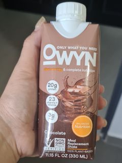 Owyn vegan chocolate meal replacement shake for weight loss and lazior 2HERS chocolate shake