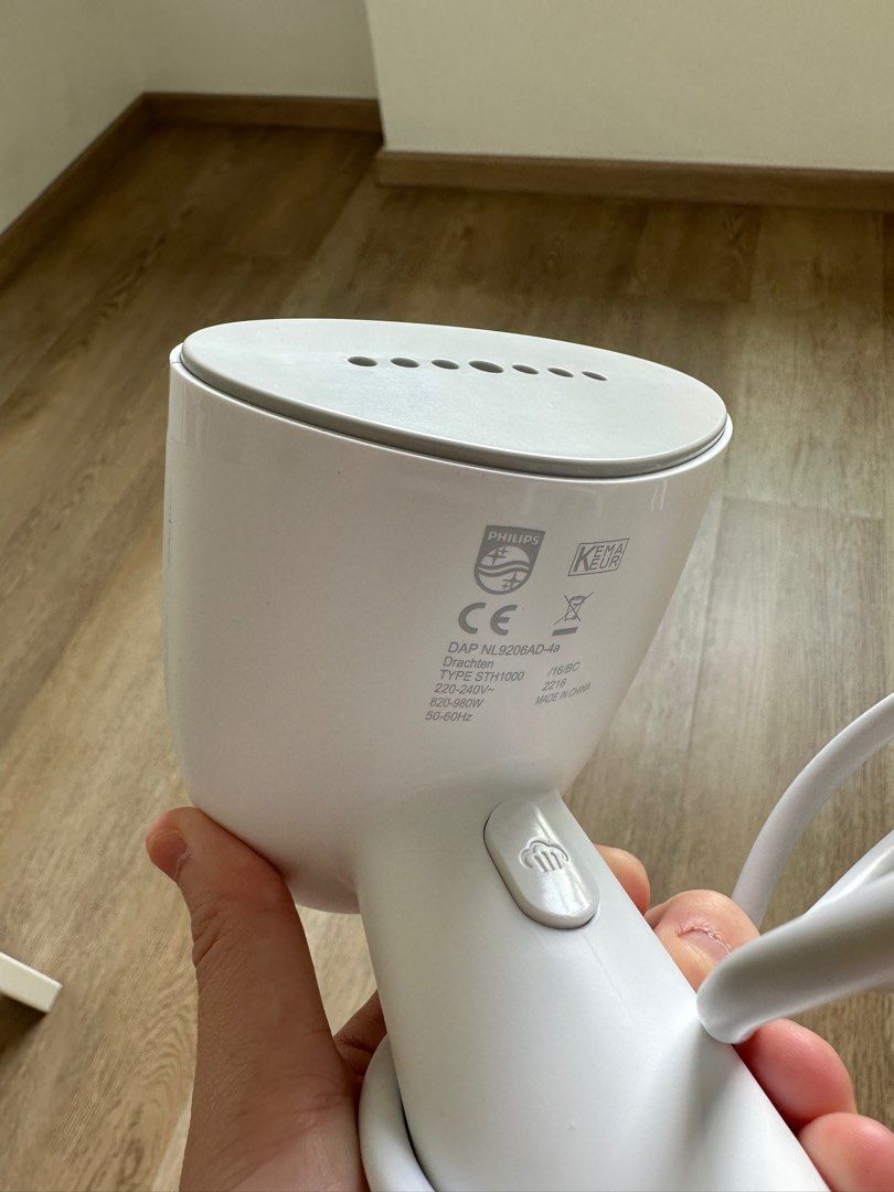 PHILIPS Handheld Garment Steamer 1000 Series STH1000/16, Portable