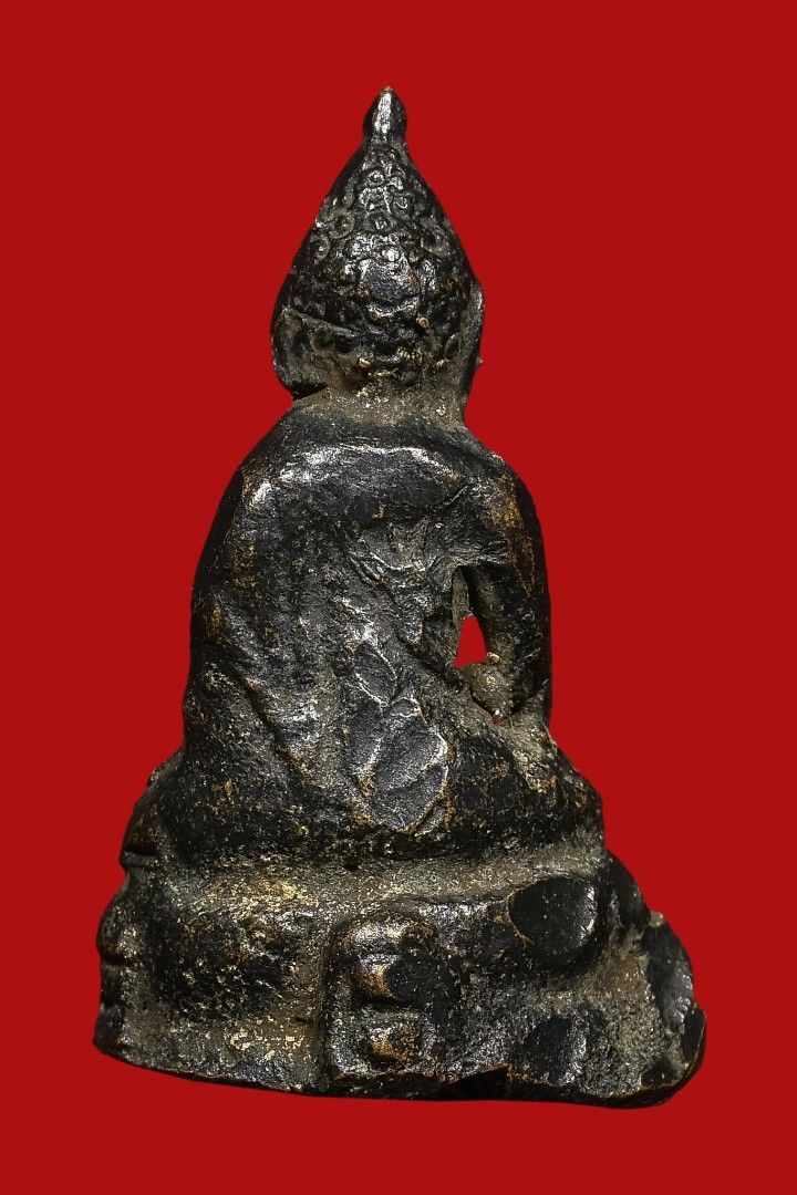 Phra Kring (Category: Religious Items) located in Singapore. Submitted by ryu02 (Listing ID 1254883521, Image 2). Description: Wat prasat Phra kring pim lek Phra Kring Wat Prasat BE 2506 Mass Chanted Phra Kring Wat Prasat B.E2506 药师佛，佛历 2506瓦巴萨大法会，两百多位高僧于1963年联合开光，法力强大 可以算是一款非常全能的圣物，其中包括有234位知名龍波師父參加，加持四天四夜；第二次是同年11月13～15日，有108位知名龍波師父參加，加持三天三夜。.