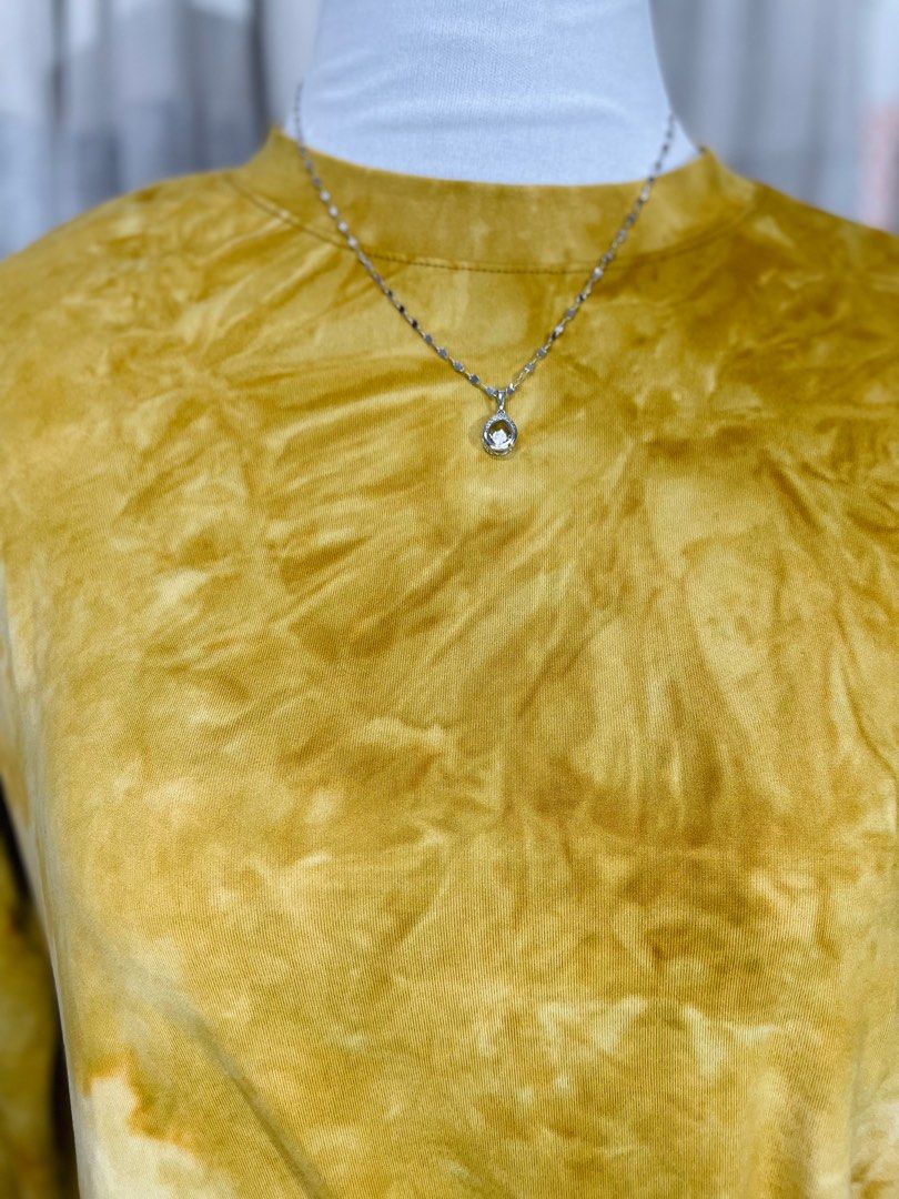 PRELOVED Mustard Tie-Dye Long sleeves Top (Category: Longsleeves) located in Quezon City. Submitted by lovedbyrona (Listing ID 1254900029, Image 3). Description: ‼️Please manage your expectations. This is a personal pre-loved item. 📌BRAND: belle du jour 📌HIGH QUALITY FABRIC STRETCHABLE 📌BOUGHT IN US 📌Condition: 9/10 no flaws rarely used 📌Size: MEDIUM 📌measurement when laid flat: shoulder: 14.5” chest: 2O” Length: 24” Sleeve length: (from sh