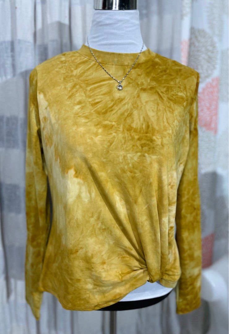 PRELOVED Mustard Tie-Dye Long sleeves Top (Category: Longsleeves) located in Quezon City. Submitted by lovedbyrona (Listing ID 1254900029, Image 1). Description: ‼️Please manage your expectations. This is a personal pre-loved item. 📌BRAND: belle du jour 📌HIGH QUALITY FABRIC STRETCHABLE 📌BOUGHT IN US 📌Condition: 9/10 no flaws rarely used 📌Size: MEDIUM 📌measurement when laid flat: shoulder: 14.5” chest: 2O” Length: 24” Sleeve length: (from sh