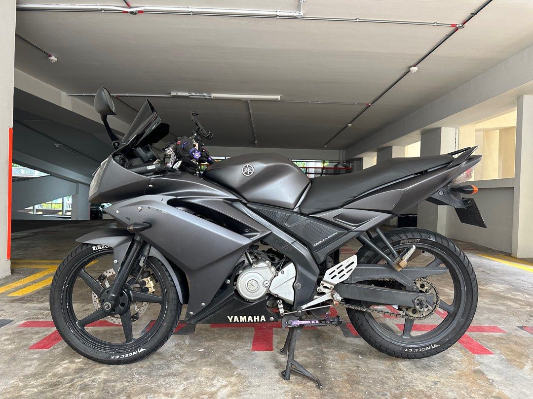 Yamaha bikes outlet r15 v1