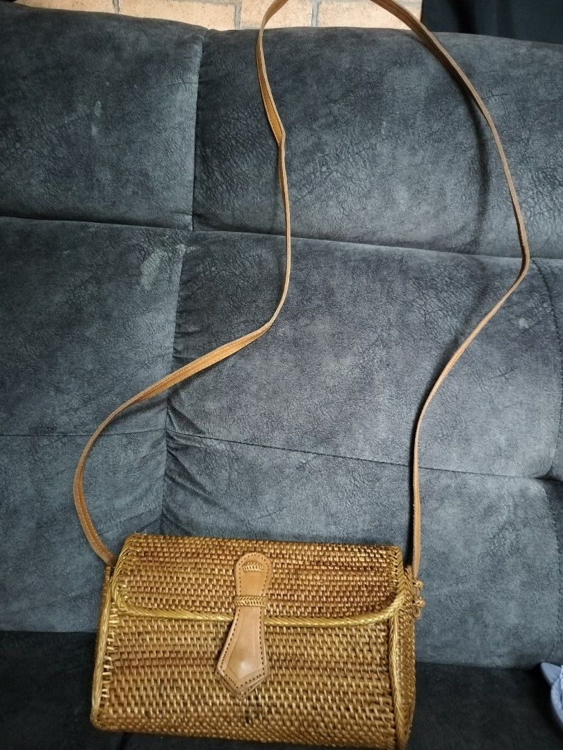 Sling bag top rattan