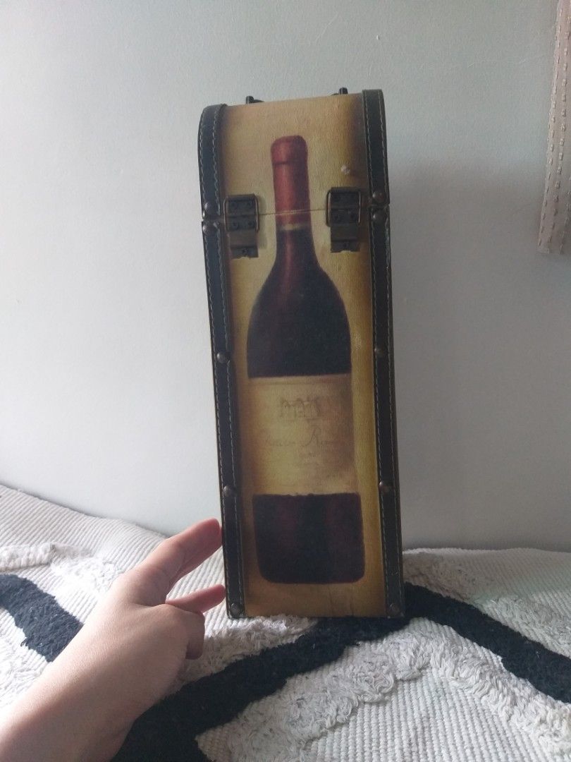 Retro wine box (Category: Wine Cellar & Storage) located in Cavite. Submitted by wishie_collects (Listing ID 1254886233, Image 2). Description: .