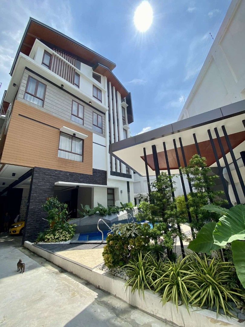 RFO High End Smart Home Four Storey Townhouse in UBelt Recto Manila