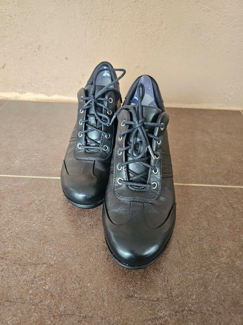 Rockport Women s Fashion Footwear Wedges on Carousell