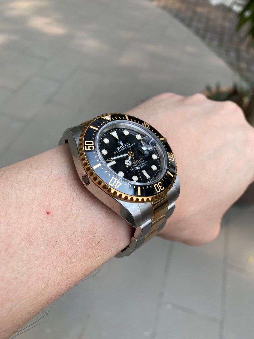 Rolex submariner 43mm top