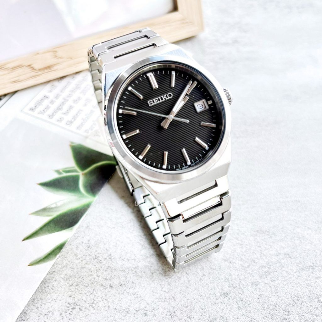 Minimalist top seiko watch