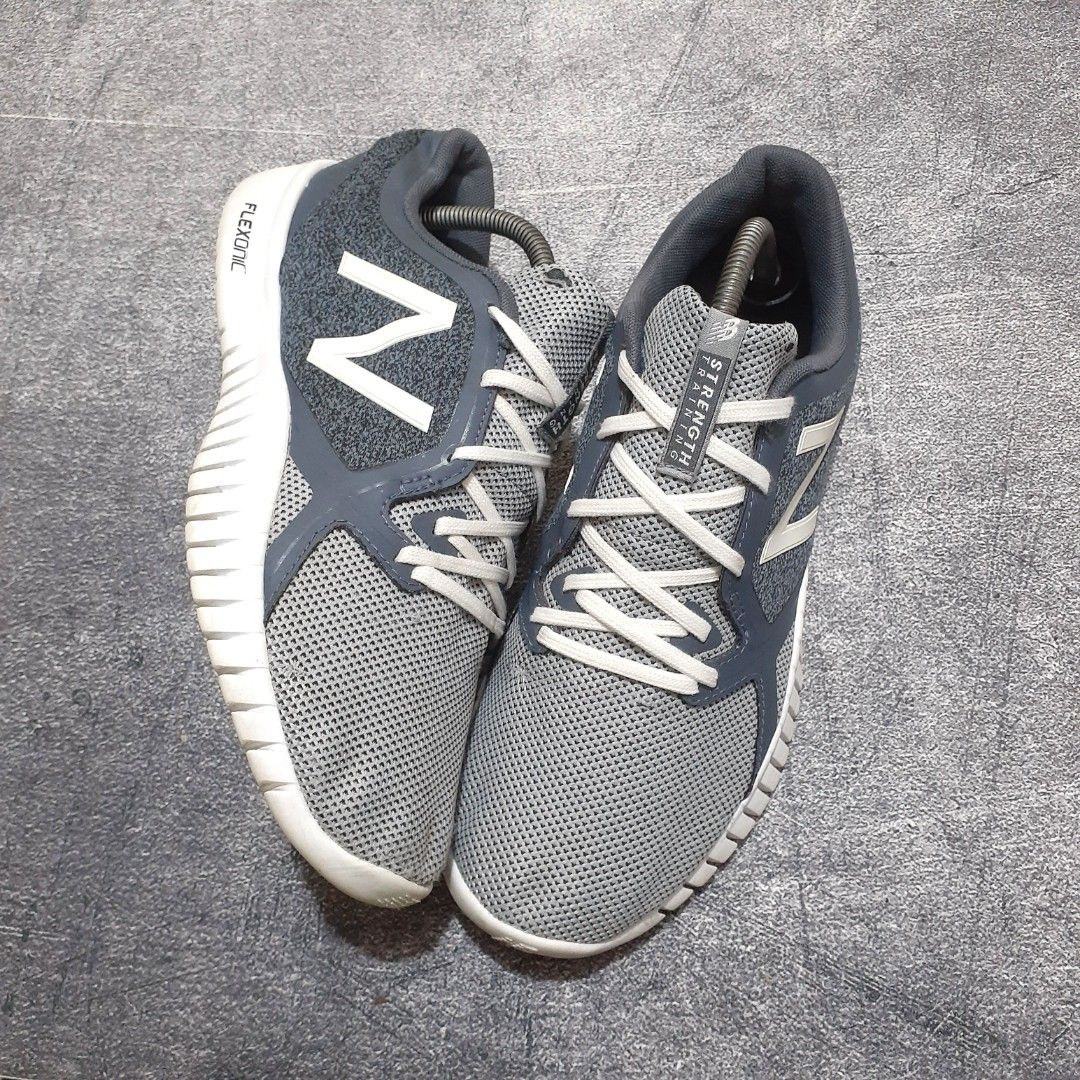 Sepatu second NEW BALANCE FLEXONIC Original size 42.5 Bagus Sport