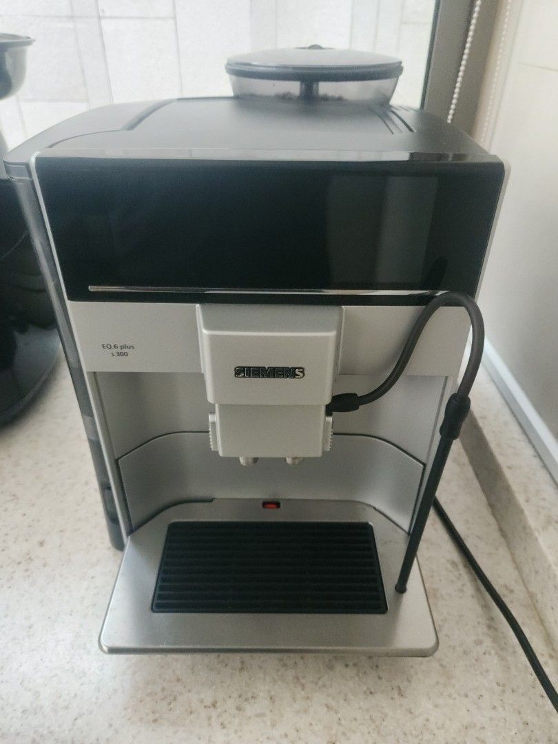 Siemens EQ6 plus bean-to-cup Automatic coffee machine, TV & Home ...