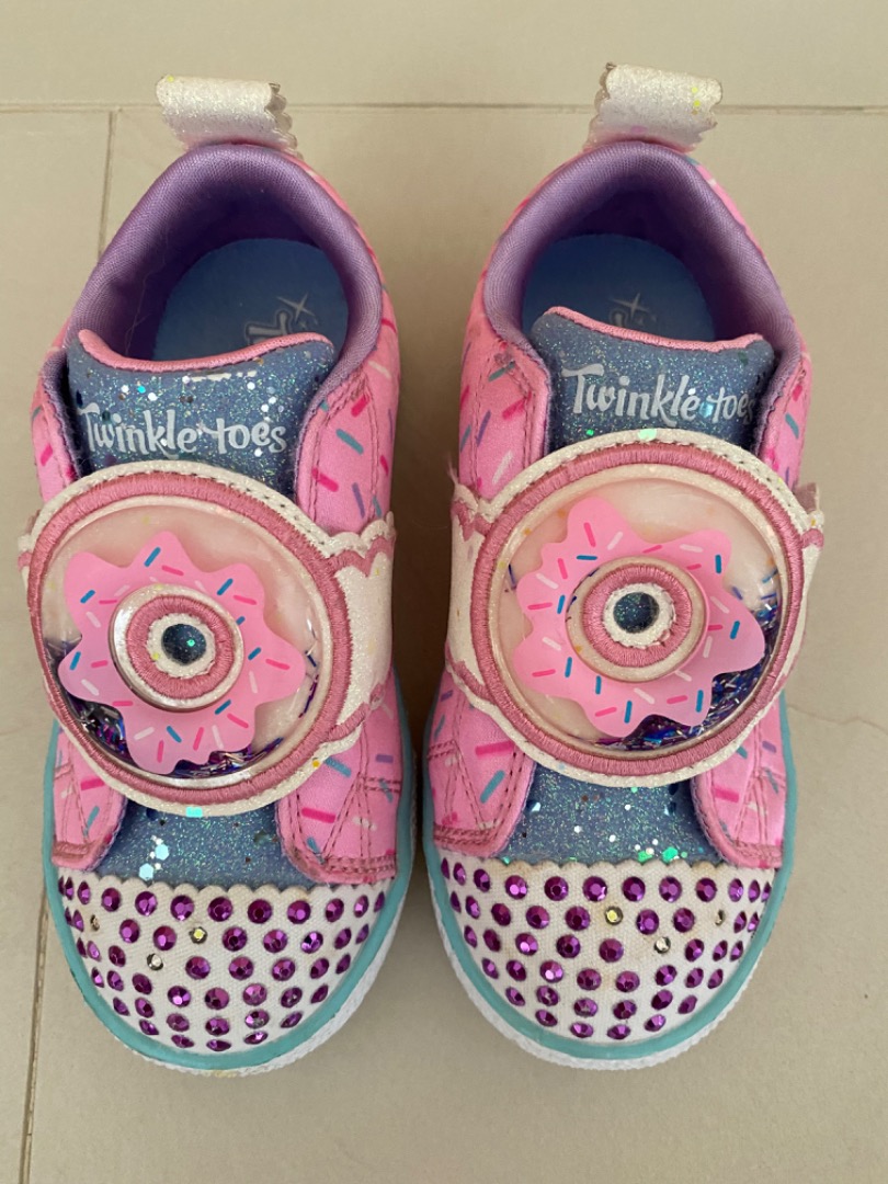 Skechers twinkle toes 24