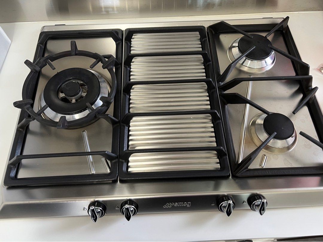 Smeg gas stove, TV & Home Appliances, Kitchen Appliances, Hobs & Hoods