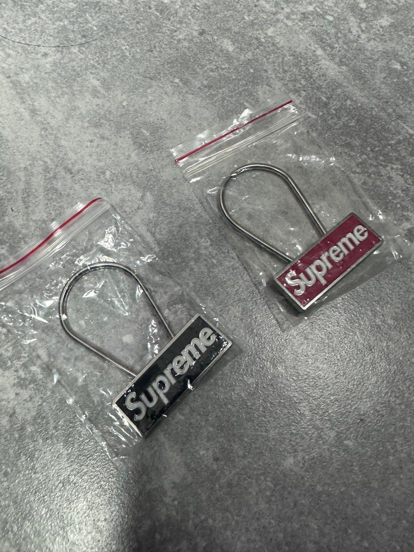 supreme clip keychain, 男裝, 手錶及配件, 飾物架、飾物盒、飾物收納