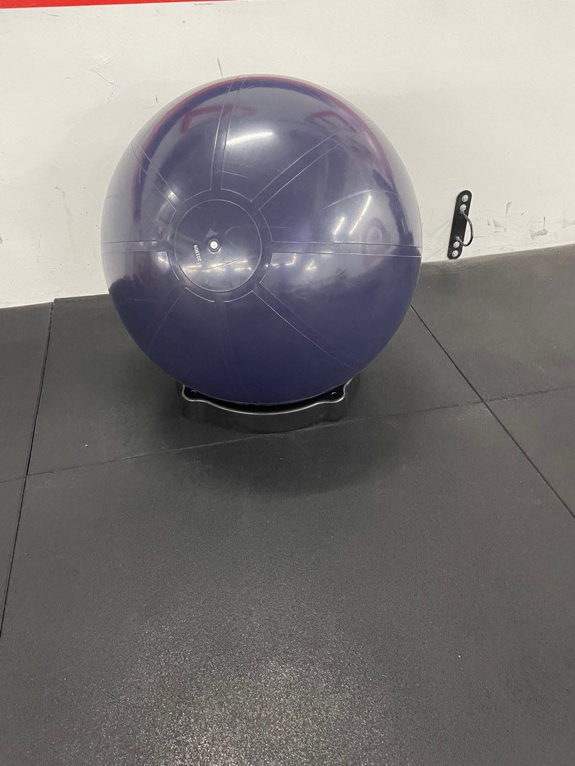 Swiss 2025 ball stand