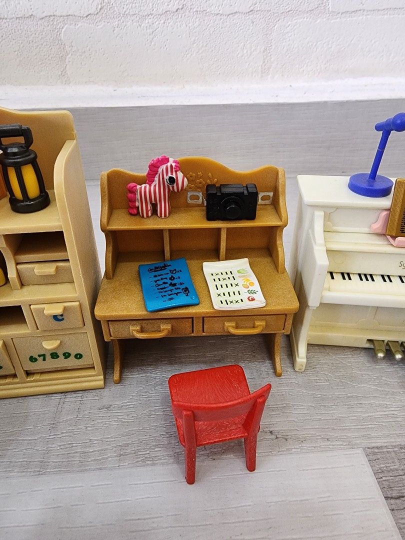 Sylvanian families piano and desk set top