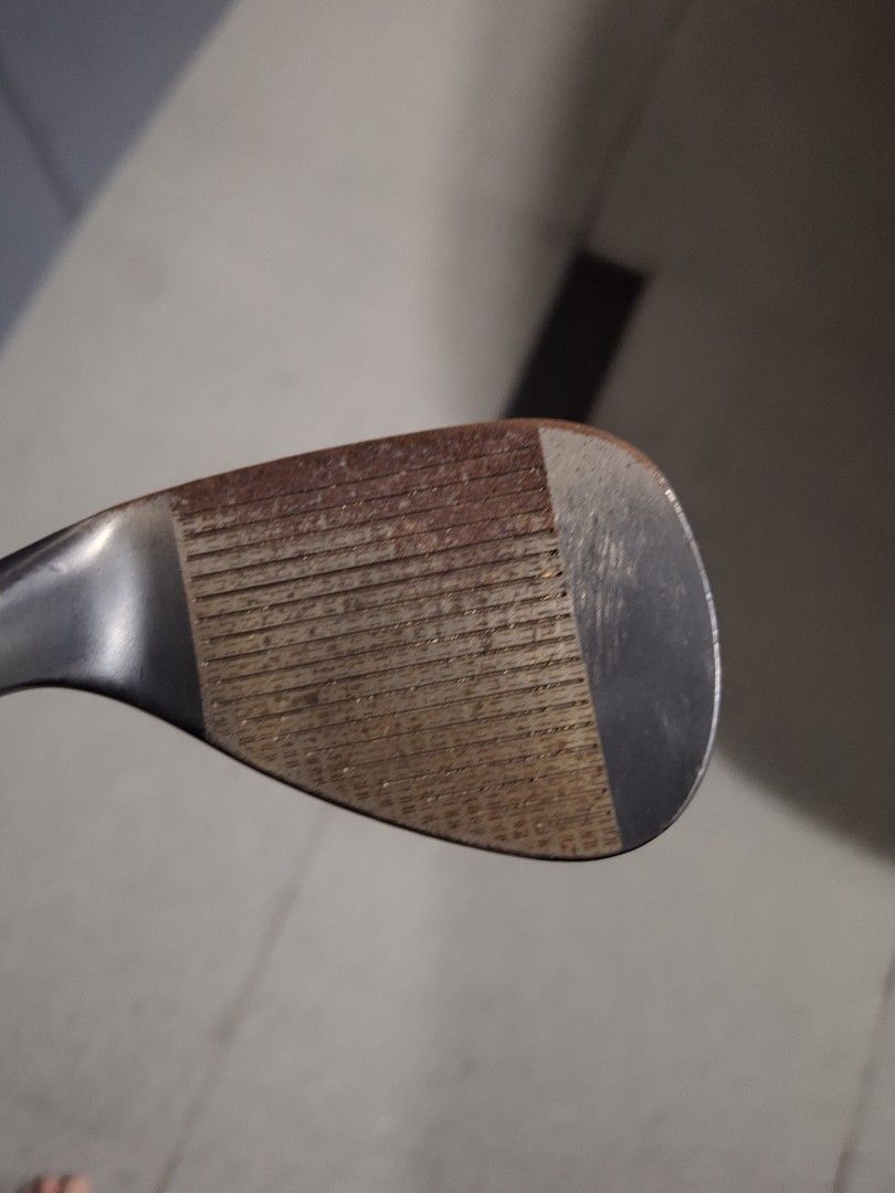 Taylormade mg2 56 degree sand wedge, Sports Equipment, Sports & Games