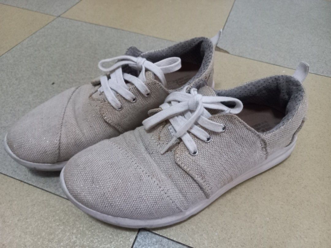 Womens toms hotsell size 6