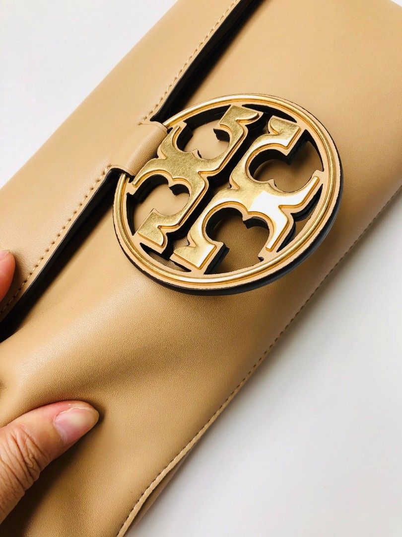 Tory burch miller hotsell metal logo clutch