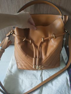 Tory Burch Kira Chevron White Flap Shoulder Bag, Women's Fashion, Bags &  Wallets, Shoulder Bags on Carousell