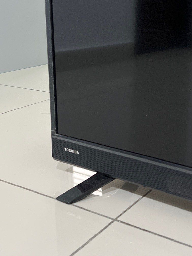 Toshiba 40 inch, TV & Home Appliances, TV & Entertainment, TV on Carousell