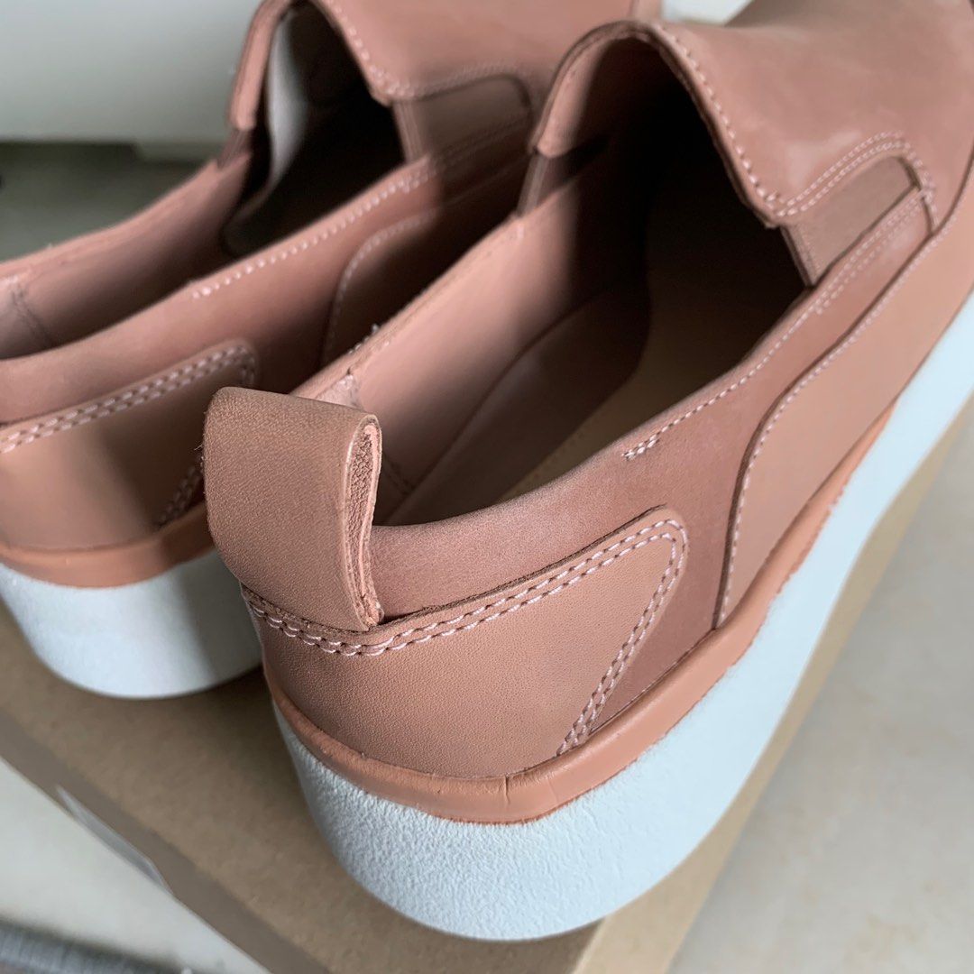 Clarks blush hot sale pink shoes