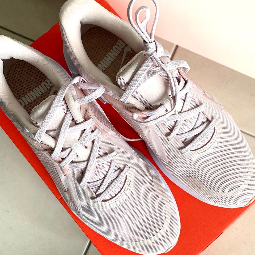 Pale pink running hotsell shoes