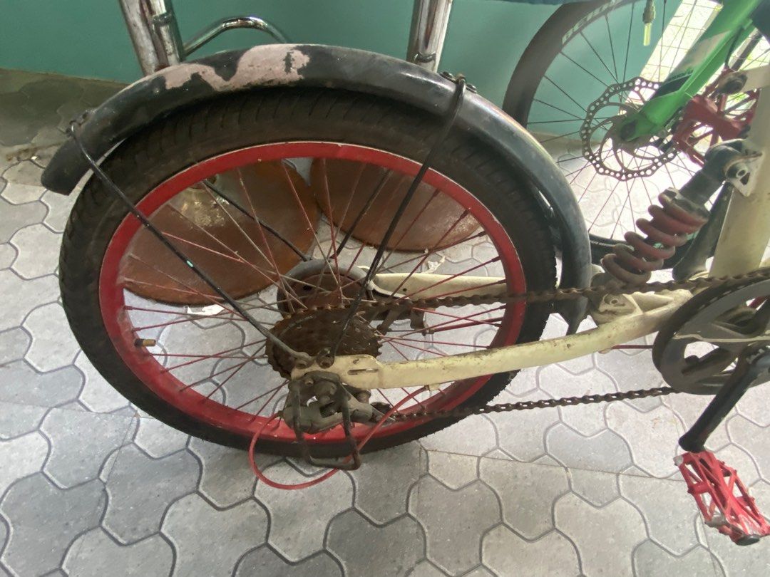 Used Japanese Folding Bike (Category: Bicycles) located in Manila. Submitted by ohnalovespanda (Listing ID 1254852764, Image 2). Description: Mobily brand Good condition Minor scratches and signs of usage Handlebar grip may need replacement but still usable Slightly negotiable For pick up only (buyer to shoulder expense) Savannaville Town Homes, Malagasang 1C, Imus Reason for selling: not being used, decluttering.