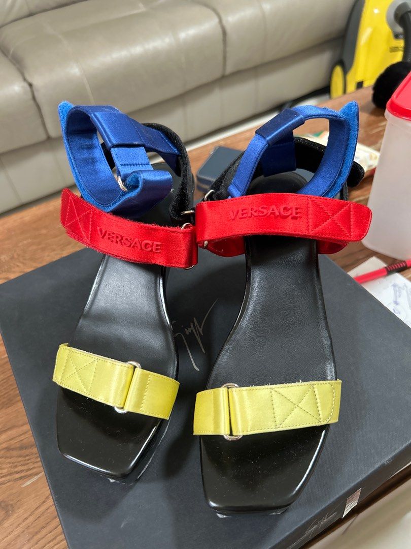 Versace 9s sandals hotsell