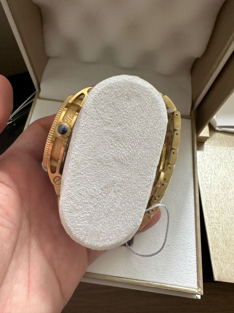 Versace love watch on sale