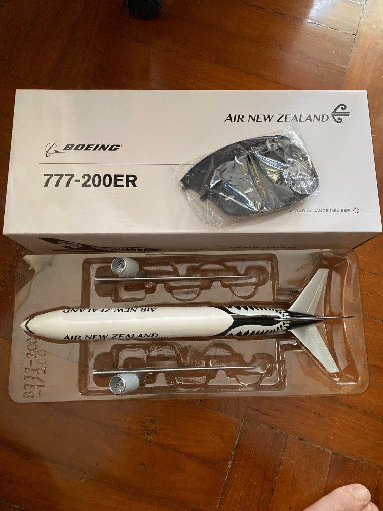 1 200 white Boeing 777 200 ER air New