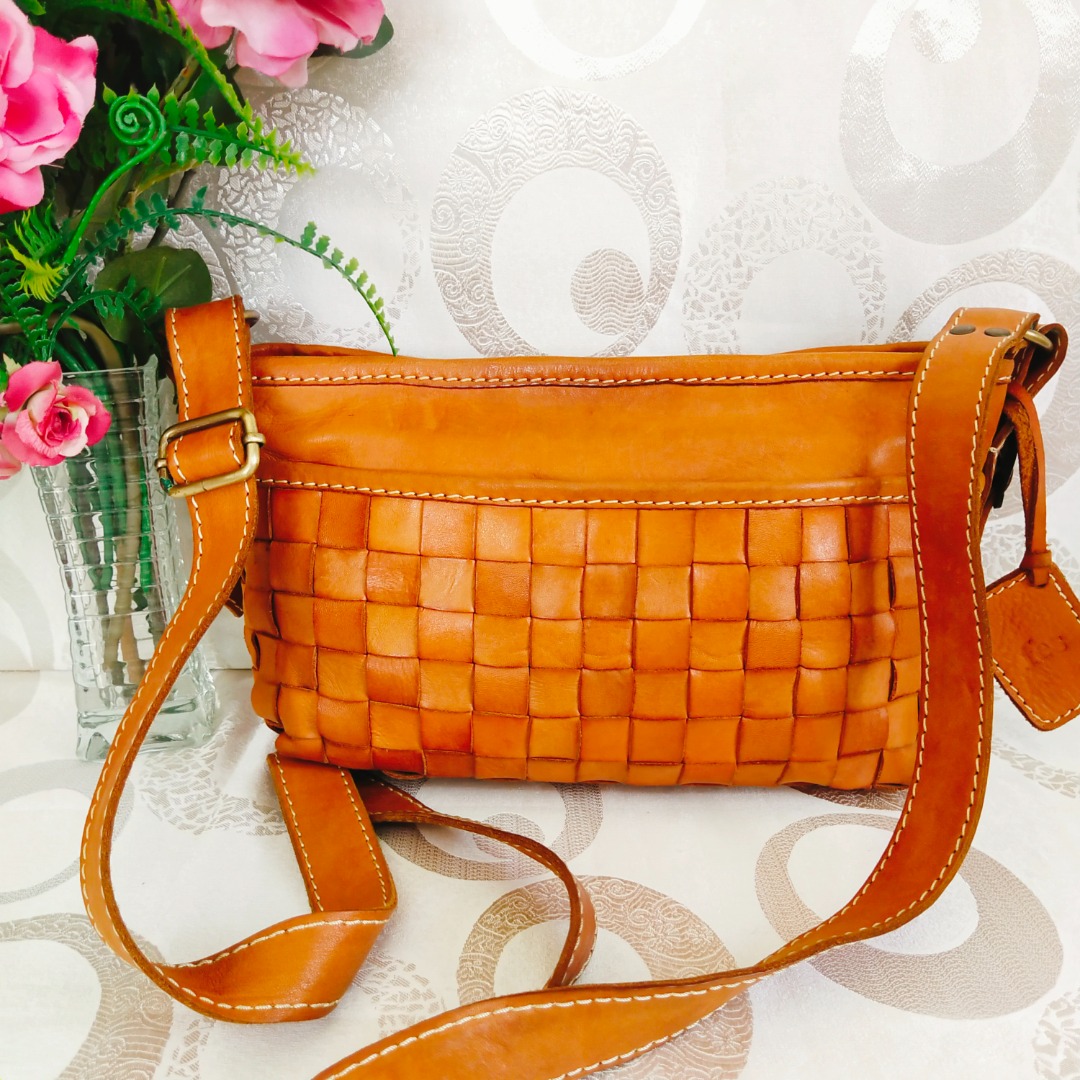 Dissona full leather orange bag 8/10 new, Women's Fashion, Bags & Wallets,  Cross-body Bags on Carousell