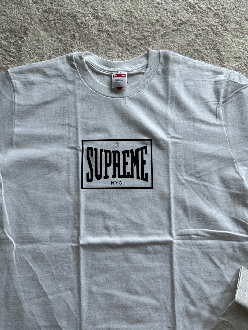 全新Supreme 白色Logo Tee T-shirt T恤, 男裝, 上身及套裝, T-shirt