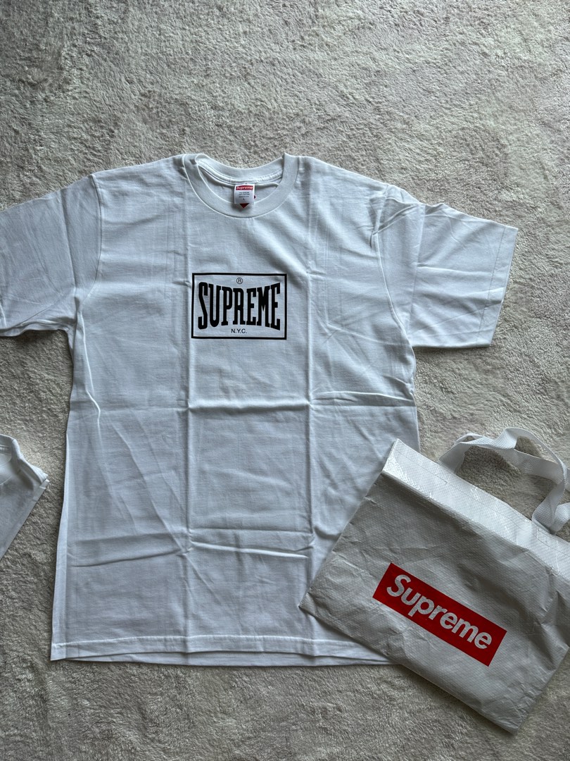 全新Supreme 白色Logo Tee T-shirt T恤, 男裝, 上身及套裝, T-shirt