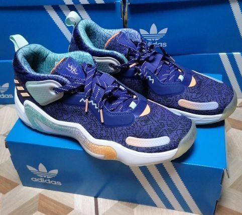 Adidas DONOVAN MITCHELL D.O.N. ISSUE #3 SHOES - PREP SCHOOL, Men's Fashion,  Footwear, Sneakers on Carousell