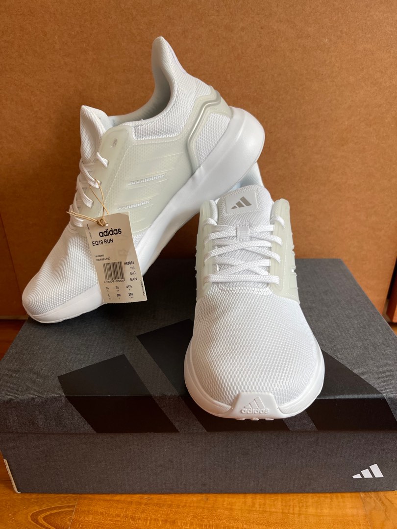 White women's discount adidas swift run