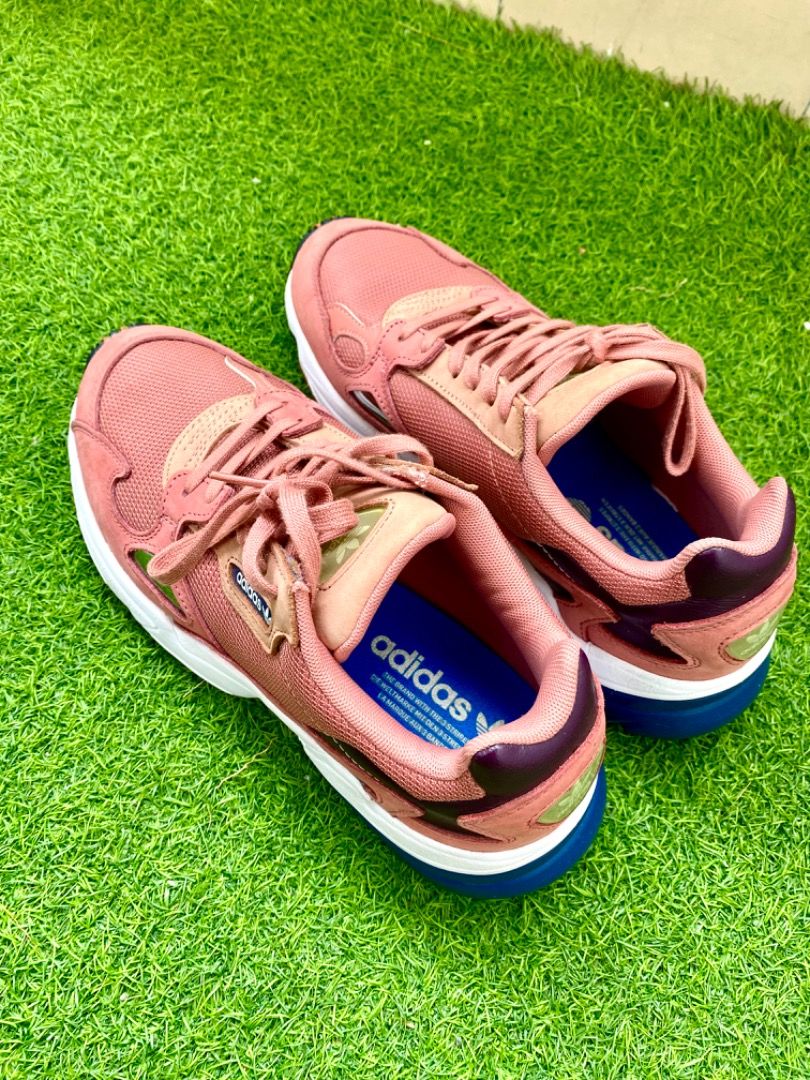 Adidas discount falcon salmon