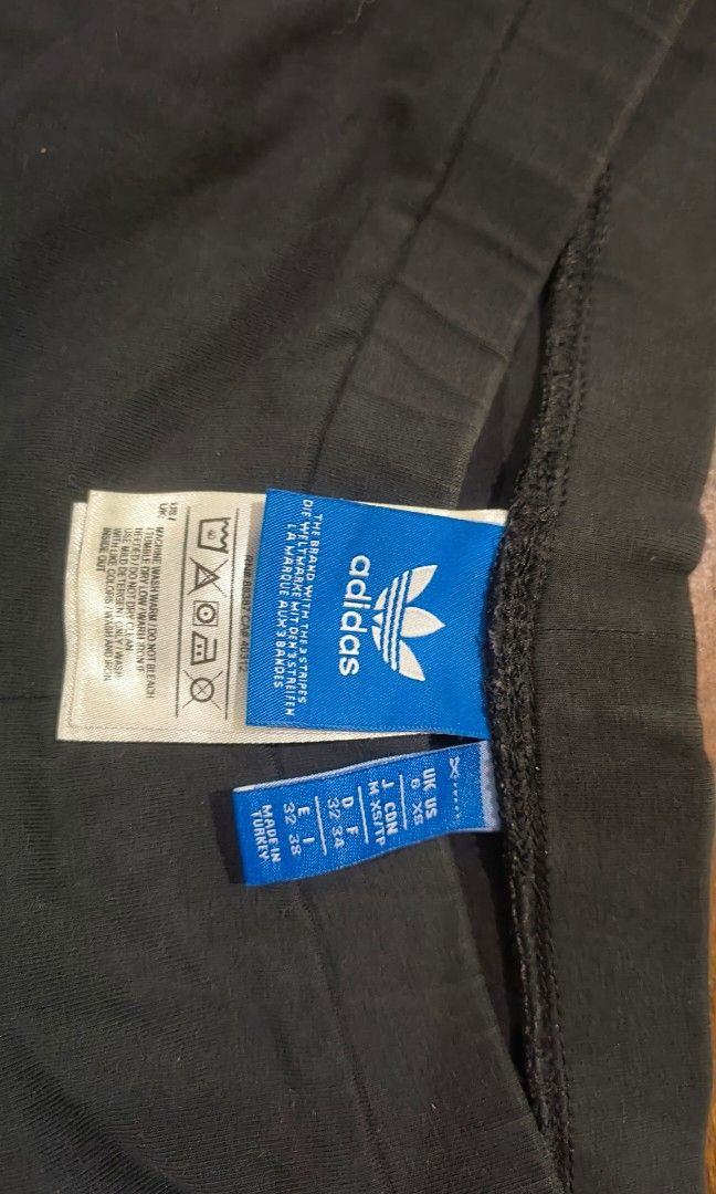 Adidas Leggings (Category: Other Bottoms) located in Quezon City. Submitted by onsesam (Listing ID 1255084951, Image 2). Description: Adidas Leggings 200 php XS.