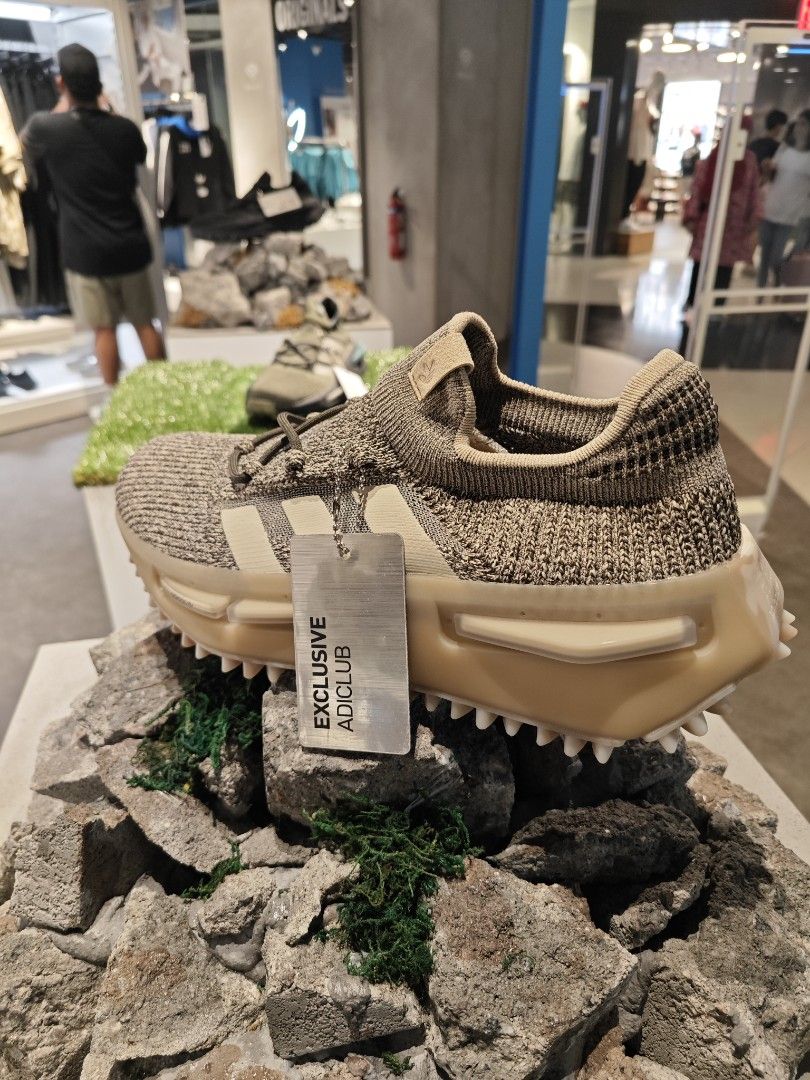 Adidas nmd retail stores hot sale