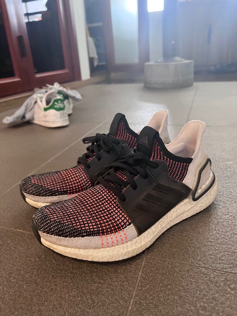 Adidas ultra boost 19 core black orchid sale tint y red