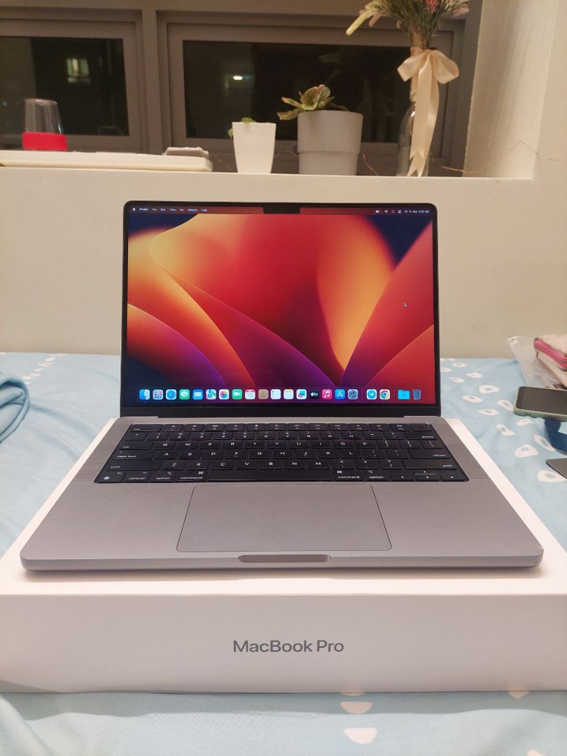 Apple MacBook Pro (M1 Pro) 14inch 2021 16GB RAM 512GB SSD Space Grey, Computers & Tech