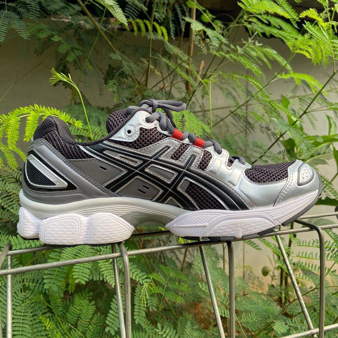 Asics Gel Nimbus 9, Fesyen Pria, Sepatu , Sneakers di Carousell