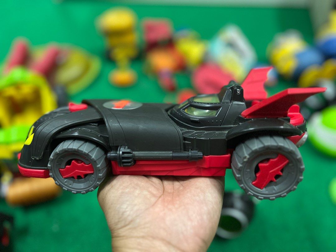 Ninja batmobile deals with batman figure